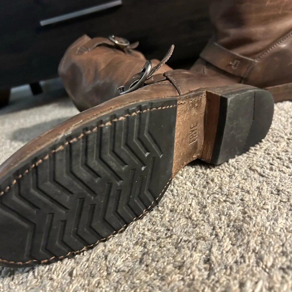 Frye Brown Leather Engineer Boots Classic Mid-Calf Design - Picture 6 of 6